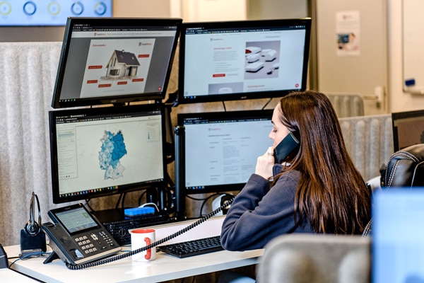 Stadtritter Leitstellenoperatorin